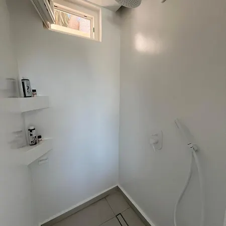 Neso Seafront Paros Apartment *